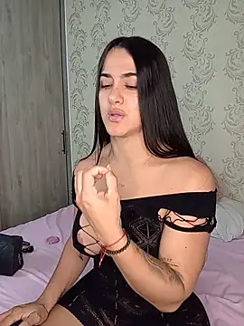 Snapshot of Bella_Fior chatting on 05-27-26, 12:53 Bella Fior online show from 05-27-26, 12:53
