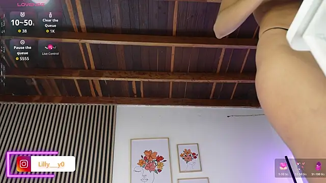 LillyDolls23 online show from 12-17-25, 12:43