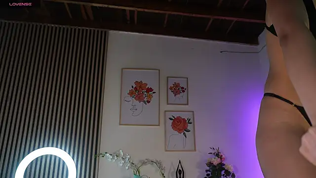 LillyDolls23 online show from 04-11-26, 01:37