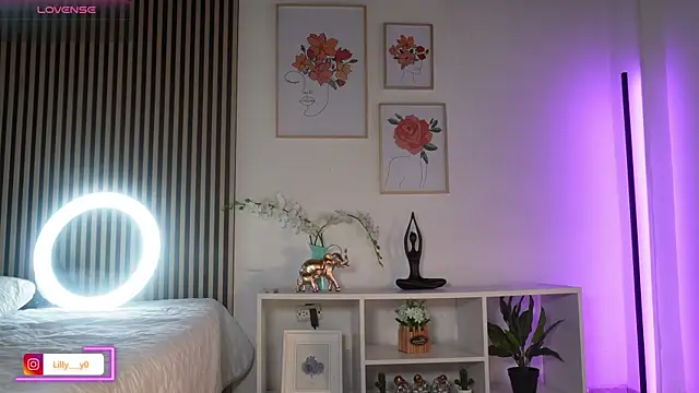 LillyDolls23 online show from 03-31-26, 01:24