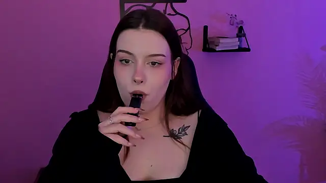 CoralineKeyns online show from 02-26-25, 08:39