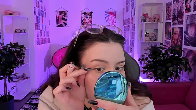 CoralineKeyns online show from 11-10-25, 02:27