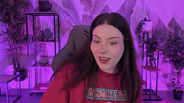 CoralineKeyns online show from 10-10-25, 04:13