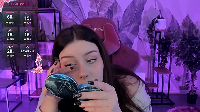 CoralineKeyns online show from 11-05-25, 05:32