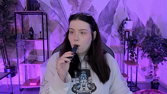 CoralineKeyns online show from 10-21-25, 05:18