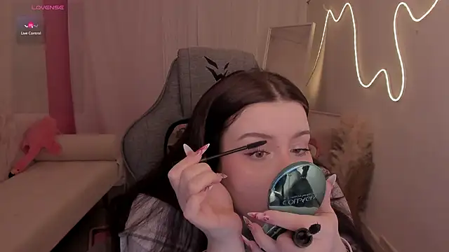 CoralineKeyns online show from 02-12-26, 05:29