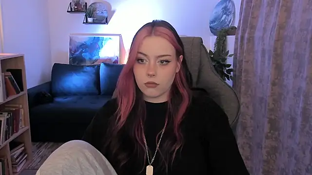Snapshot of CoralineKeyns chatting on 05-21-26, 07:17 CoralineKeyns online show from 05-21-26, 07:17