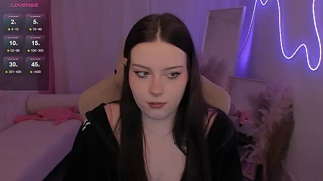 CoralineKeyns online show from 02-17-26, 05:49