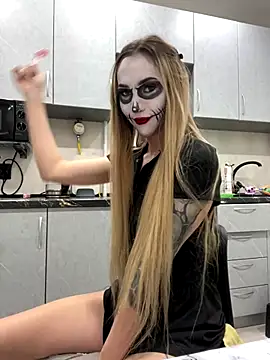 Lunalikaiya online show from 10-31-25, 07:43