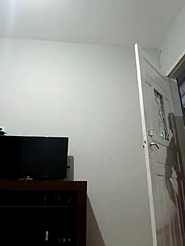 Nicolaskribeiro online show from 12-04-25, 09:47