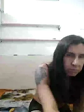 Snapshot of Cameron_puppy chatting on 05-12-26, 04:31 Cameron puppy online show from 05-12-26, 04:31