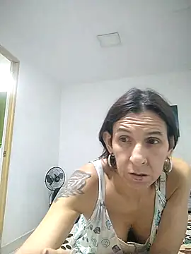 Snapshot of Cameron_puppy chatting on 06-08-26, 01:28 Cameron puppy online show from 06-08-26, 01:28