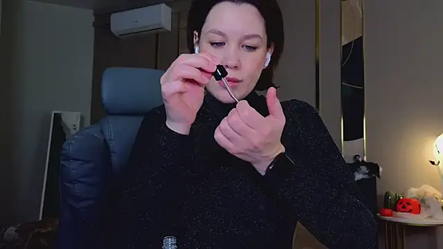 katy  moonj online show from 10-30-25, 01:04