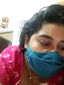 Snapshot of indianlisa5 chatting on 02-15-25, 05:19 indianlisa5 online show from 02-15-25, 05:19