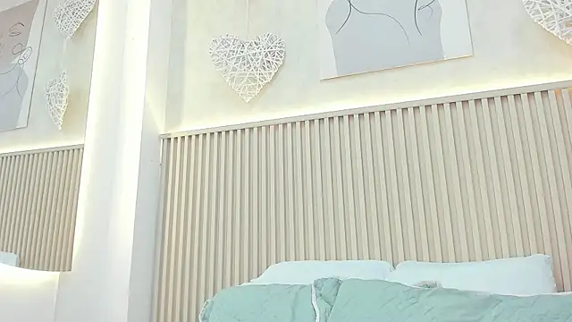 daiana curly online show from 04-15-26, 07:18