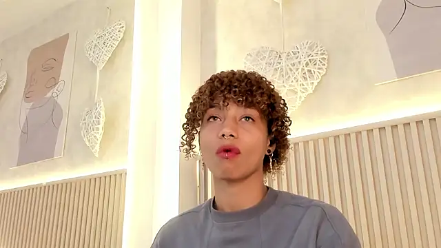 daiana curly online show from 07-13-26, 08:19