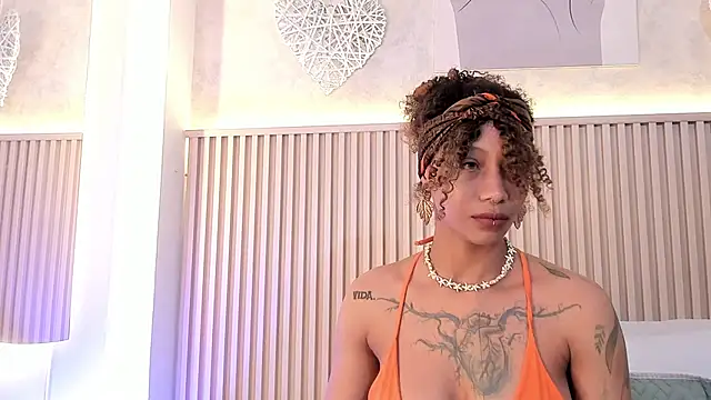 Snapshot of daiana_curly chatting on 10-07-25, 07:59 daiana curly online show from 10-07-25, 07:59