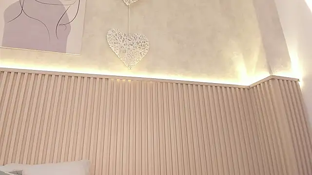 daiana curly online show from 04-15-26, 07:58