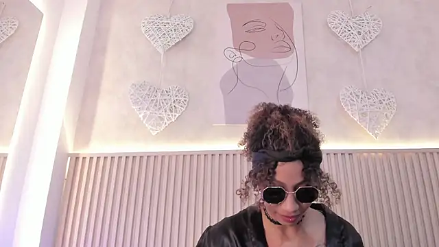 daiana curly online show from 10-26-25, 08:31