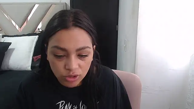 fairylatin222 online show from 10-18-25, 11:56