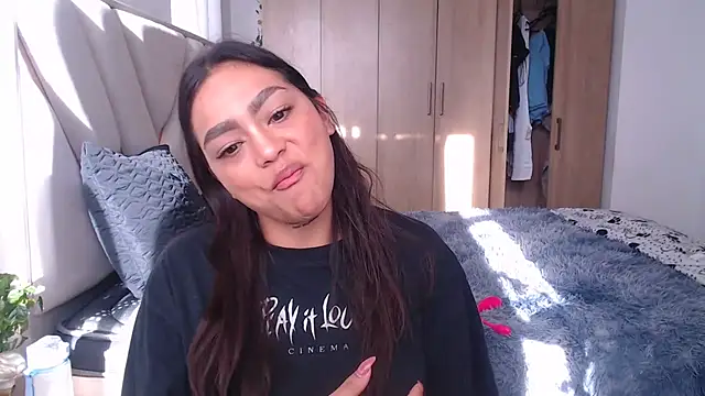 fairylatin222 online show from 03-18-25, 12:28