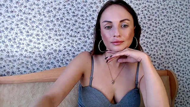 Snapshot of Tinadream20 chatting on 06-27-26, 07:47 Tinadream20 online show from 06-27-26, 07:47
