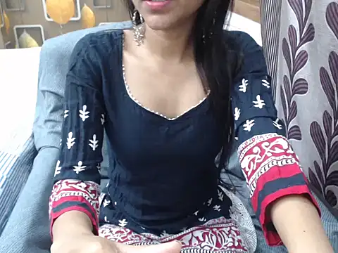 Snapshot of Sassy_Myra chatting on 02-15-25, 06:55 Sassy Myra online show from 02-15-25, 06:55