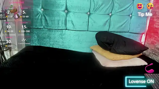 Snapshot of Cloee66 chatting on 12-03-25, 06:51 Cloee66 online show from 12-03-25, 06:51