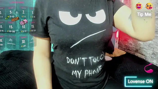 Snapshot of Cloee66 chatting on 11-25-25, 05:57 Cloee66 online show from 11-25-25, 05:57