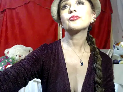 hottieperla online show from 12-15-25, 06:36