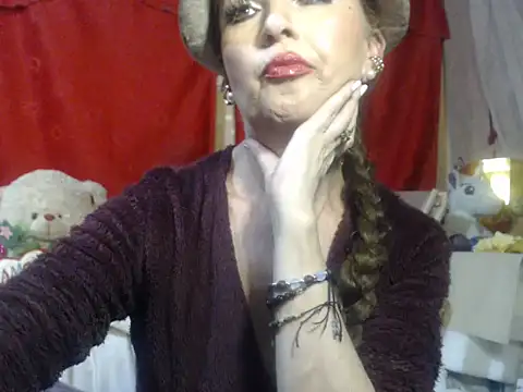 hottieperla online show from 12-16-25, 07:40