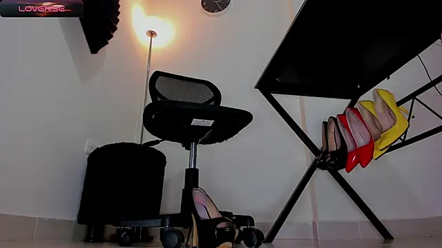 Snapshot of Vero_Starxx chatting on 05-17-26, 07:25 Vero Starxx online show from 05-17-26, 07:25