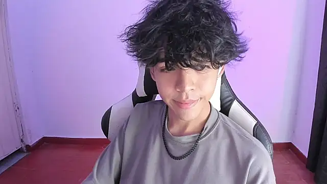 Snapshot of Alan26_ chatting on 02-13-25, 03:50 Alan26 online show from 02-13-25, 03:50