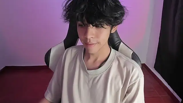 Snapshot of Alan26_ chatting on 01-19-25, 01:10 Alan26 online show from 01-19-25, 01:10