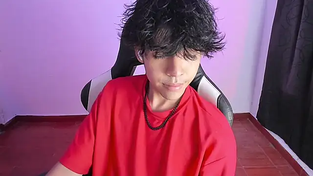 Snapshot of Alan26_ chatting on 02-18-25, 02:16 Alan26 online show from 02-18-25, 02:16