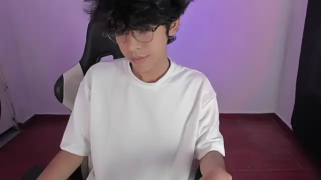 Snapshot of Alan26_ chatting on 01-23-25, 11:47 Alan26 online show from 01-23-25, 11:47