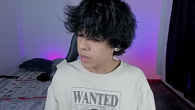 Snapshot of Alan26_ chatting on 11-11-25, 10:58 Alan26 online show from 11-11-25, 10:58