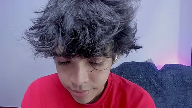 Snapshot of Alan26_ chatting on 09-19-25, 02:43 Alan26 online show from 09-19-25, 02:43