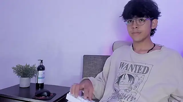 Snapshot of Alan26_ chatting on 03-10-25, 08:45 Alan26 online show from 03-10-25, 08:45