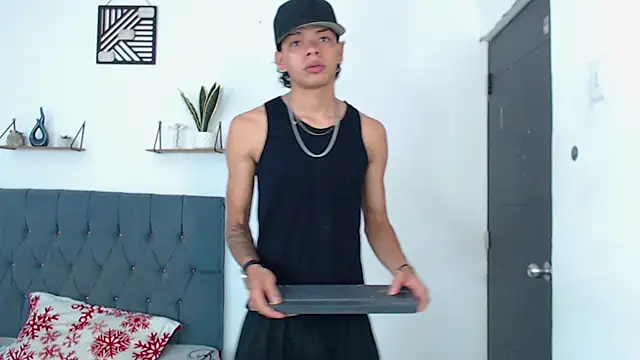 Harry jhonsson online show from 06-19-26, 04:07