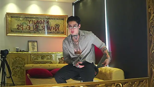 dantecoppolaa  online show from 02-07-26, 09:34