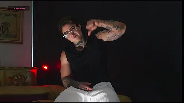 dantecoppolaa  online show from 11-08-25, 08:12