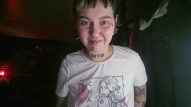 Snapshot of MoorderxDoll chatting on 02-02-25, 11:00 MoorderxDoll online show from 02-02-25, 11:00