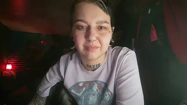 Snapshot of MoorderxDoll chatting on 03-02-25, 02:58 MoorderxDoll online show from 03-02-25, 02:58