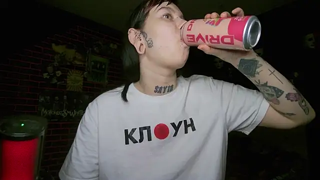 MoorderxDoll online show from 03-25-26, 08:52