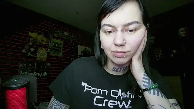 MoorderxDoll online show from 03-22-26, 09:49