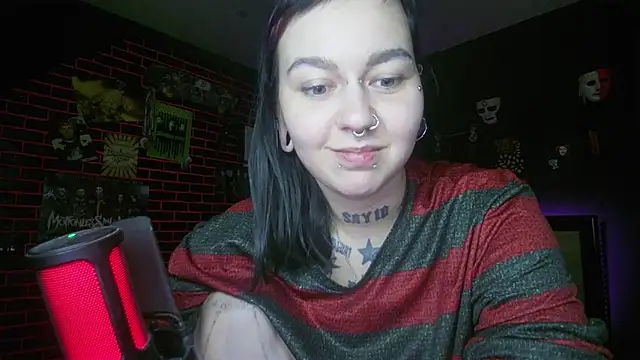 Snapshot of MoorderxDoll chatting on 10-19-25, 07:16 MoorderxDoll online show from 10-19-25, 07:16