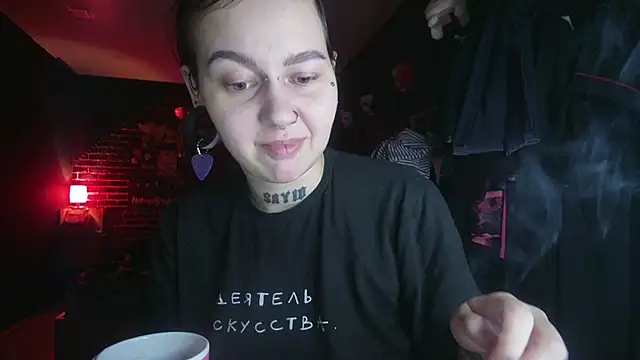 Snapshot of MoorderxDoll chatting on 12-05-24, 09:55 MoorderxDoll online show from 12-05-24, 09:55