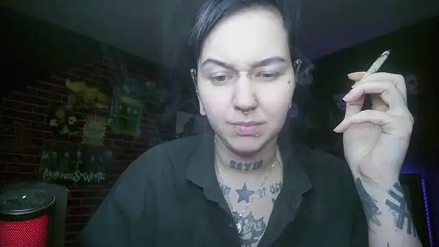 Snapshot of MoorderxDoll chatting on 02-28-26, 11:04 MoorderxDoll online show from 02-28-26, 11:04