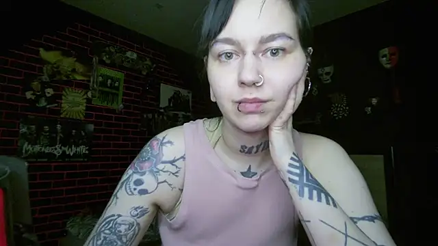 MoorderxDoll online show from 04-19-26, 07:53